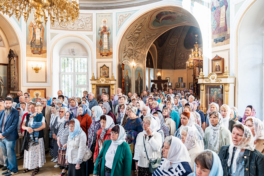 Архиерейское богослужение в Петропавловском храме города Лыткарино